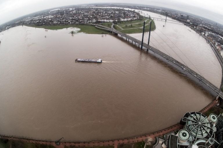 Njemačka: Velike poplave nakon otapanja snijega, obustavljena plovidba Rajnom