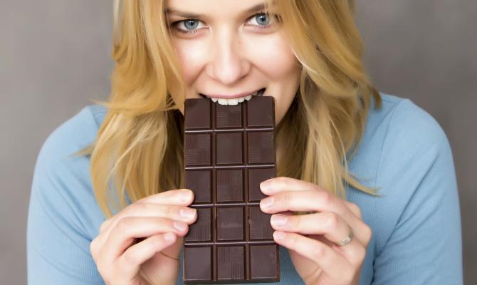 Argument da navalite na čokoladu: Evo kako pomaže kod upale grla!