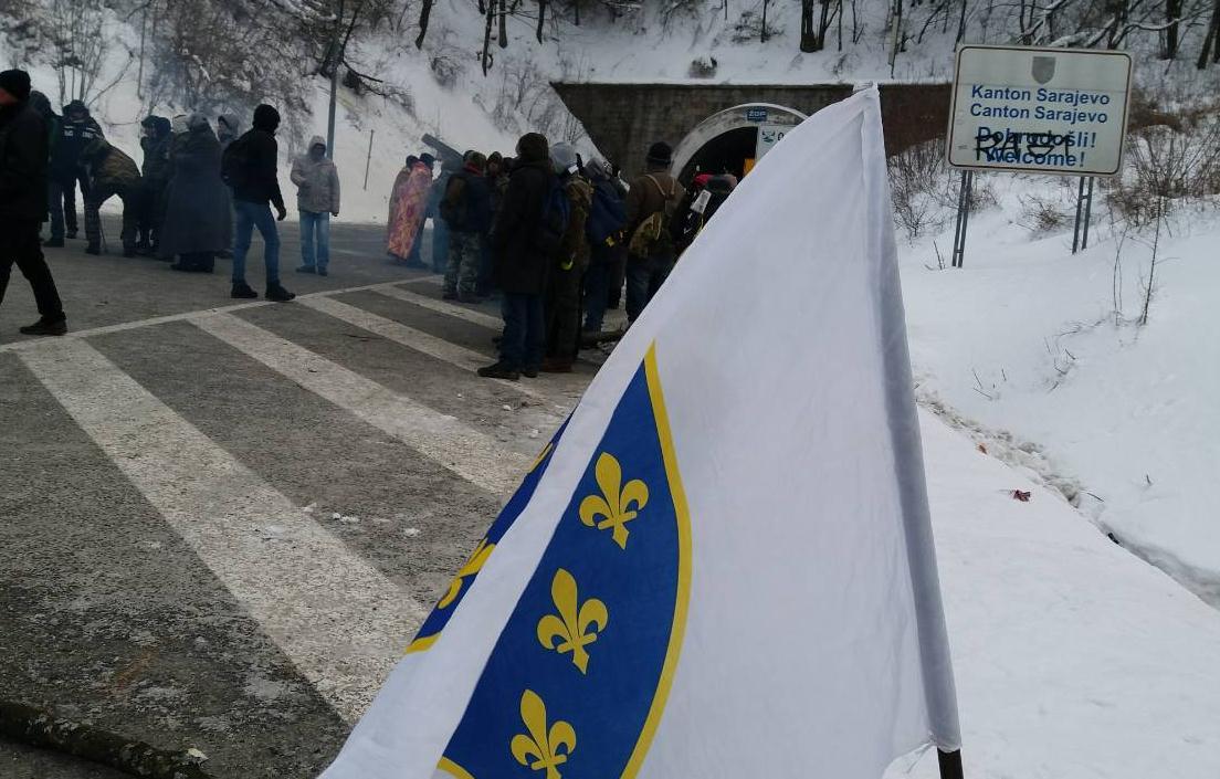 Borci na Ivan-sedlu poručili: Ako ova zastava padne, past će i moja glava