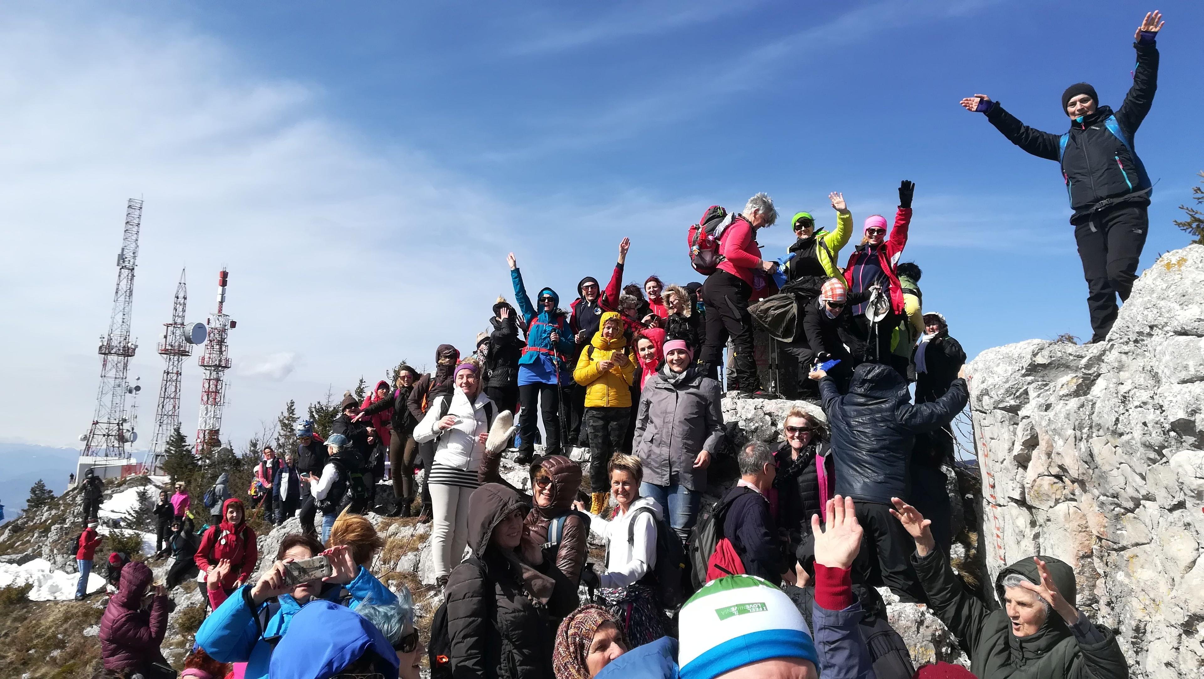 Tradicionalni planinarski uspon na vrh Trebevića: Umjesto 100 bilo 214 žena!