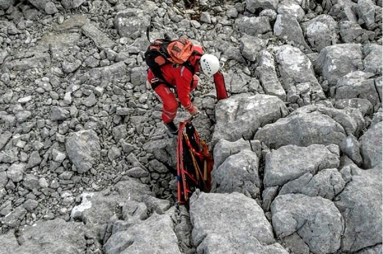 Pronađeni Poljaci koji su se izgubili na Biokovu, muškarac povrijeđen