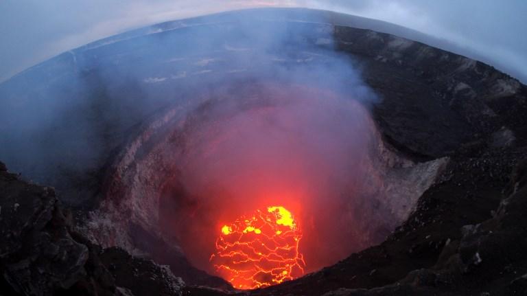 Vulkan na Havajima uništio 26 kuća, erupcija ne prestaje