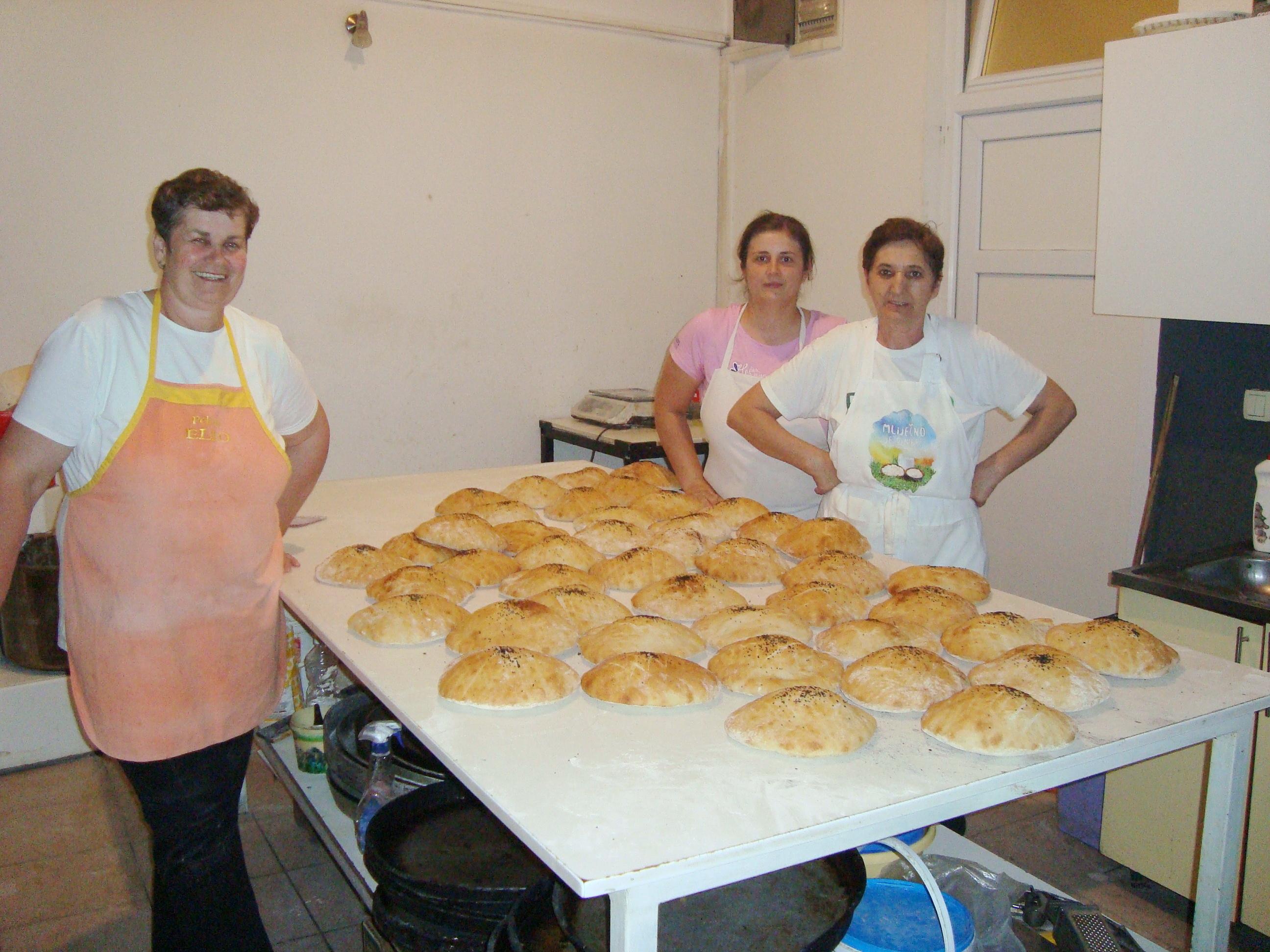 U Mostaru se gaji tradicija pripreme slasnih peciva tokom ramazana: Bez mirisnih lepina iftar je nezamisliv