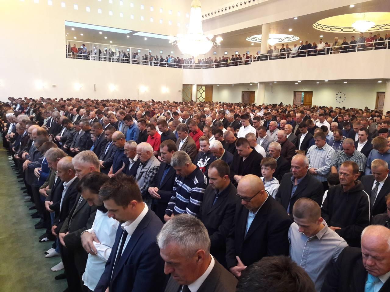 Bajram-namaz u Bugojnu, efendija Ribo poručio: Vjera nas uči da budemo složni i jedinstveni