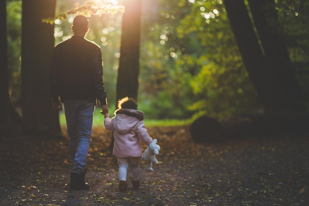 Njena priča dirnula je mnoge: Cijeli život je mislila da je otac ne voli, kada je umro, pronašla je kutiju i saznala potresnu istinu