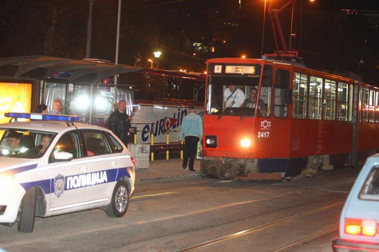 Muškarac se bacio pod tramvaj u Beogradu