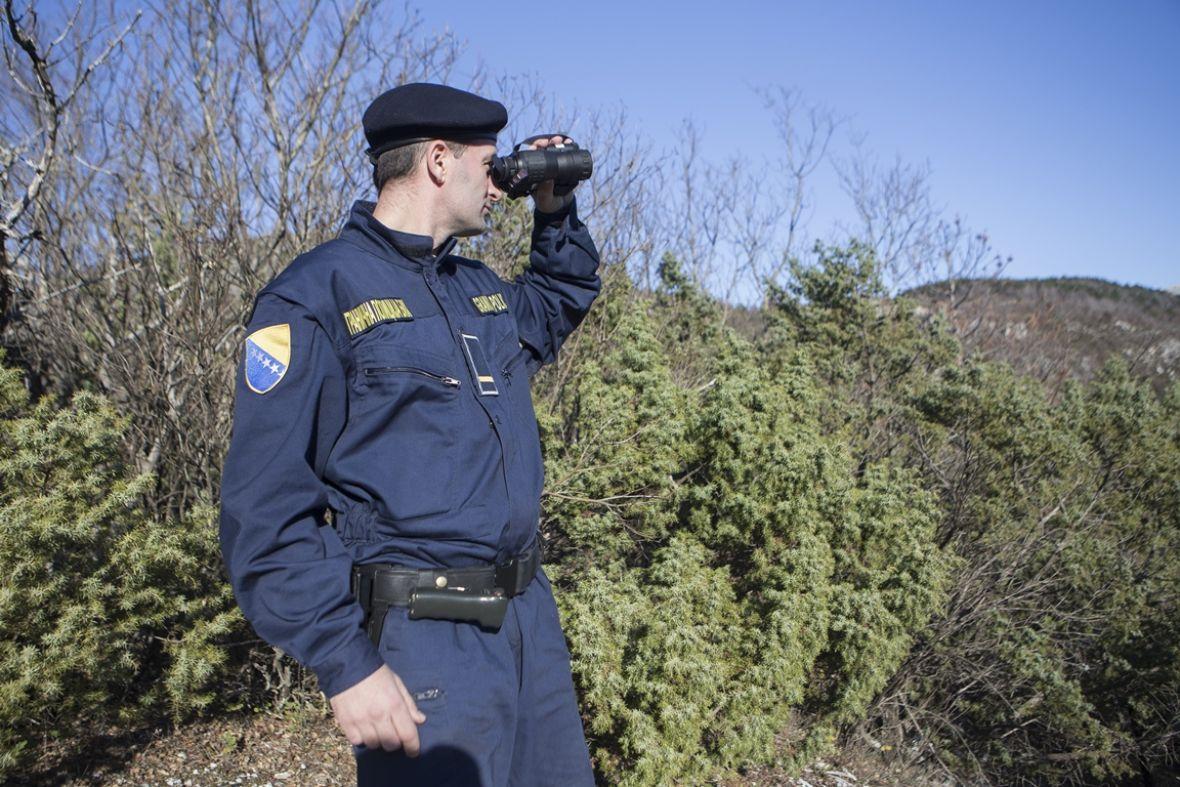 Policija u Foči pronašla desetero Pakistanaca, ilegalno prešli bh. granicu