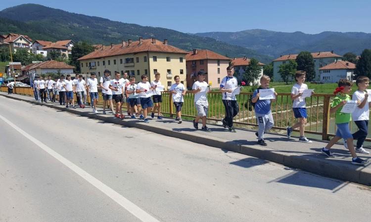 Poruke i ruže iz Goražda zaplovile prema Srebrenici