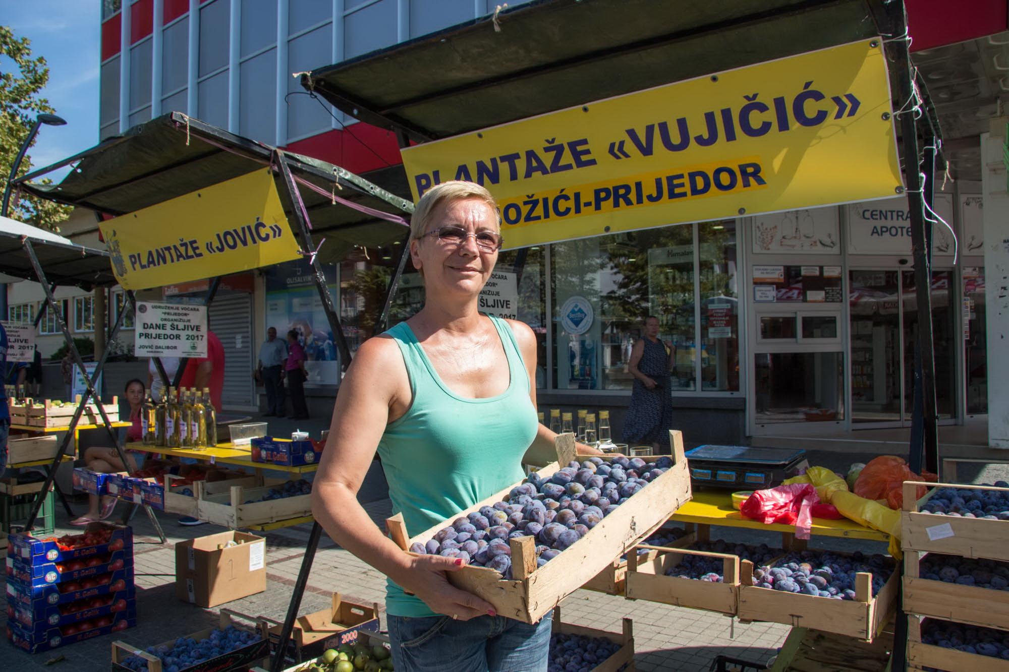 Macura: Ne zna kome će prodati 30-.tak tona šljive - Avaz