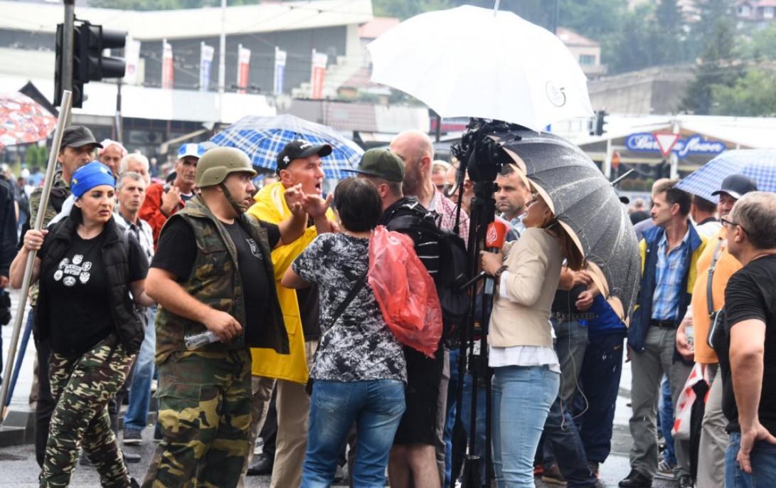 Napad na medije je i napad na sve nas: Odred "Lasta" osudio jučerašnji fizički obračun s reporterima