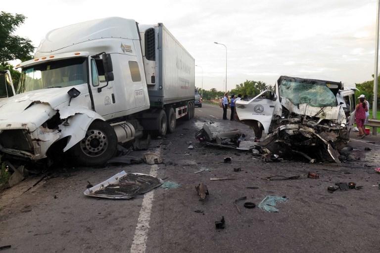 Krenuli na svadbu, pa poginuli: U sudaru autobusa i kamiona u Vijetnamu najmanje 13 mrtvih