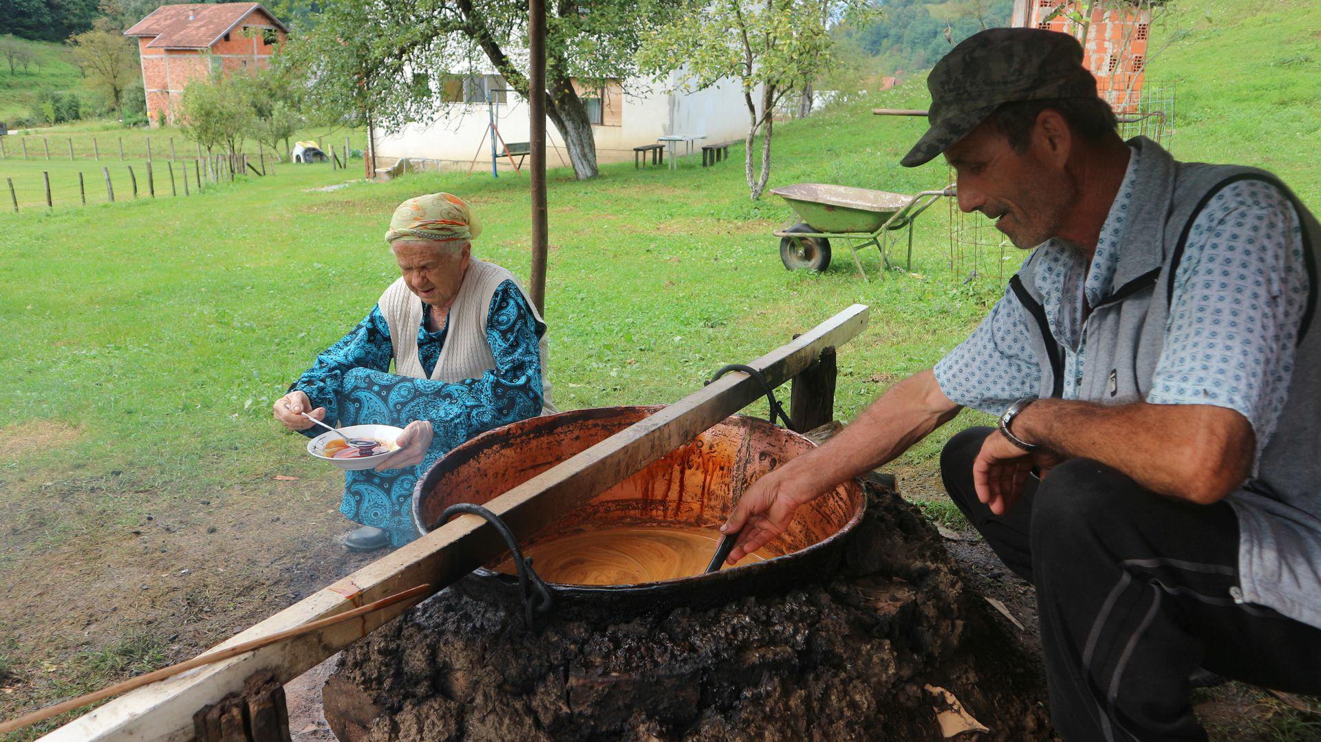 Pekmez se kuha na tihoj vatri - Avaz