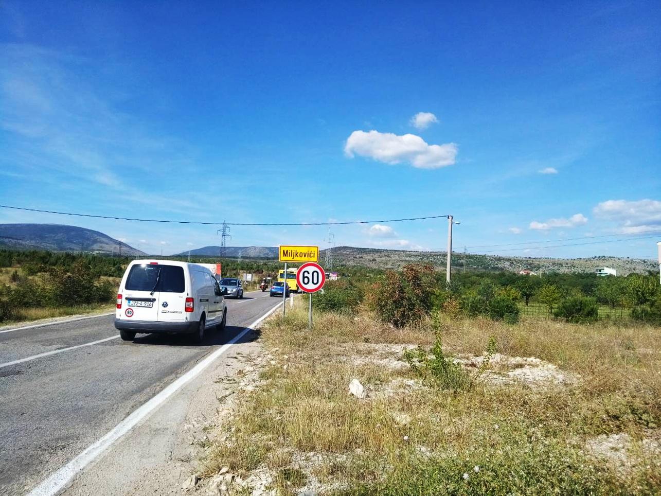 Miljkovići jučer: U blizini pronađen leš novorođenčeta (Foto: M. Smajkić) - Avaz