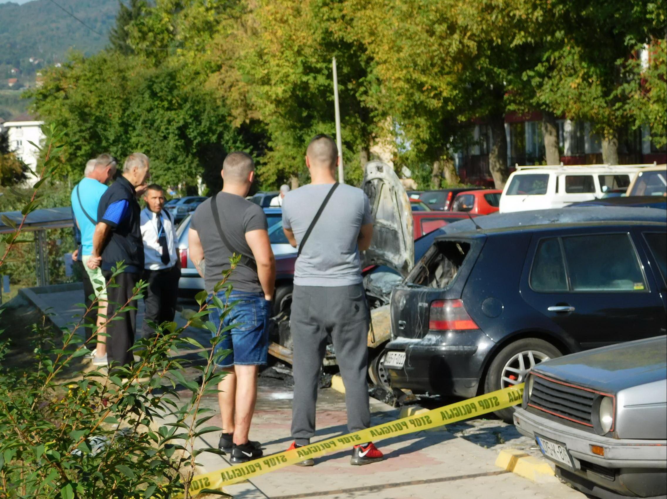 Građani pratili uviđaj u Vogošći - Avaz