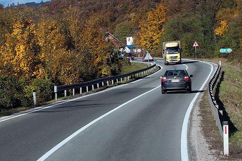 Pojačan promet vozila prema izletištima, vozačima se savjetuje oprez