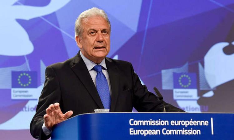 Avramopoulos: Nije na ponos Evropi da 49 migranata čeka na iskrcavanje