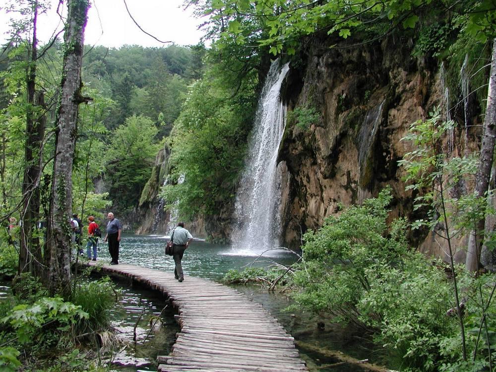 Uskoro zakon koji će omogućiti kreiranje svjetlosnog lunaparka na Plitvičkim jezerima