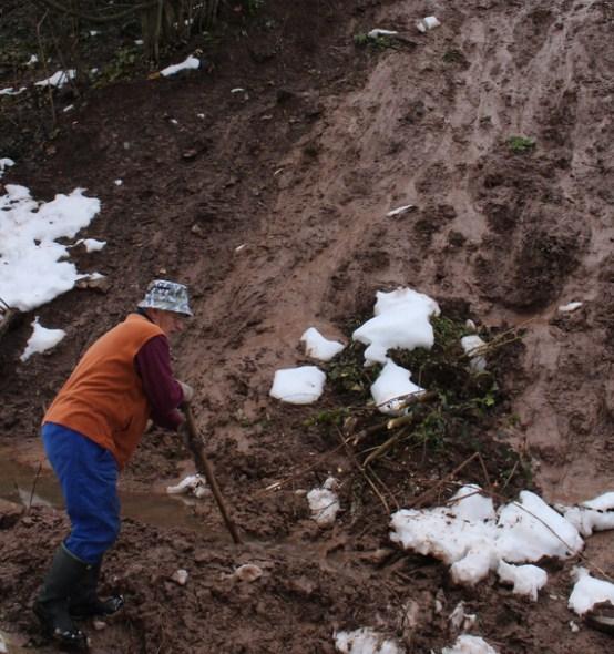 Nakon topljenja snijega, pojavilo se veliko klizište u Gračanici