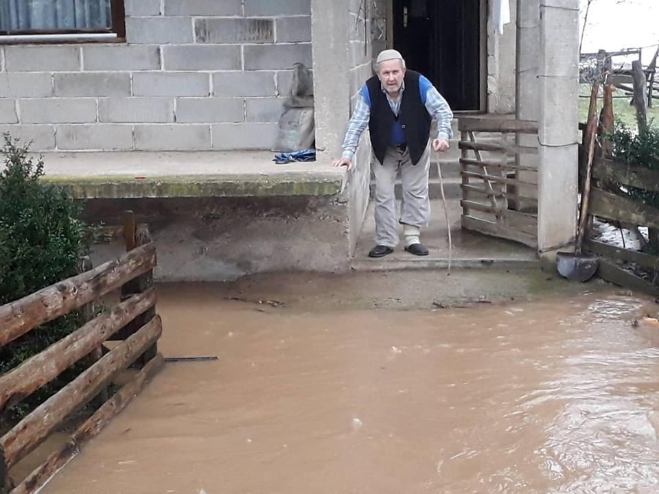 Mještanima sela s područja općine Gornji Vakuf/Uskoplje poplave ugrozile kuće