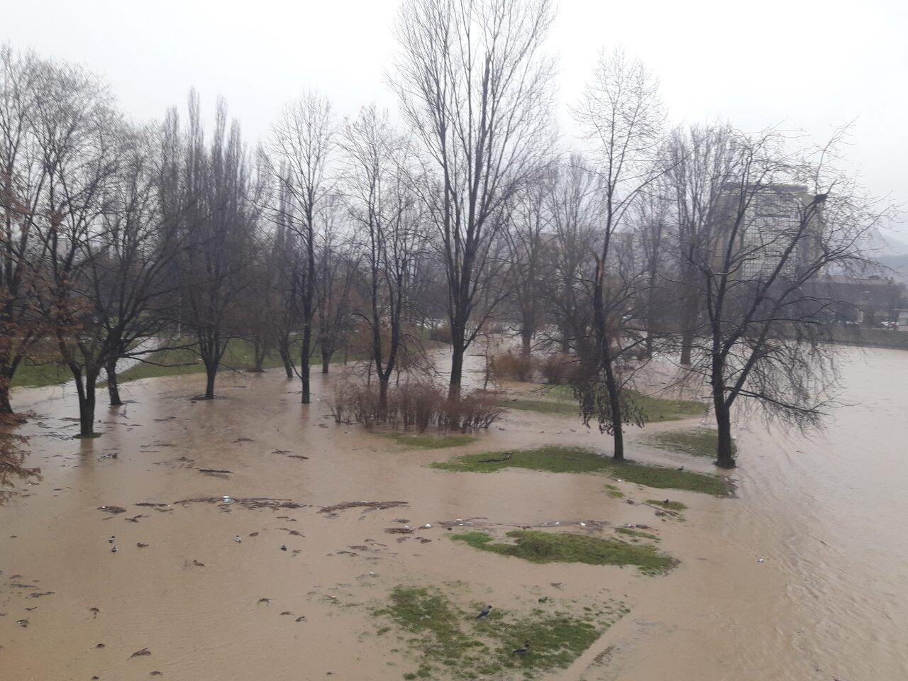 Civilna zaštita ZDK: Nivo rijeke Bosne u porastu, dolazi do klizišta i poplava