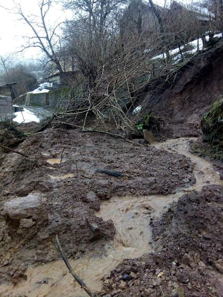 Klizište u selu Barmiš kod Konjica - Avaz