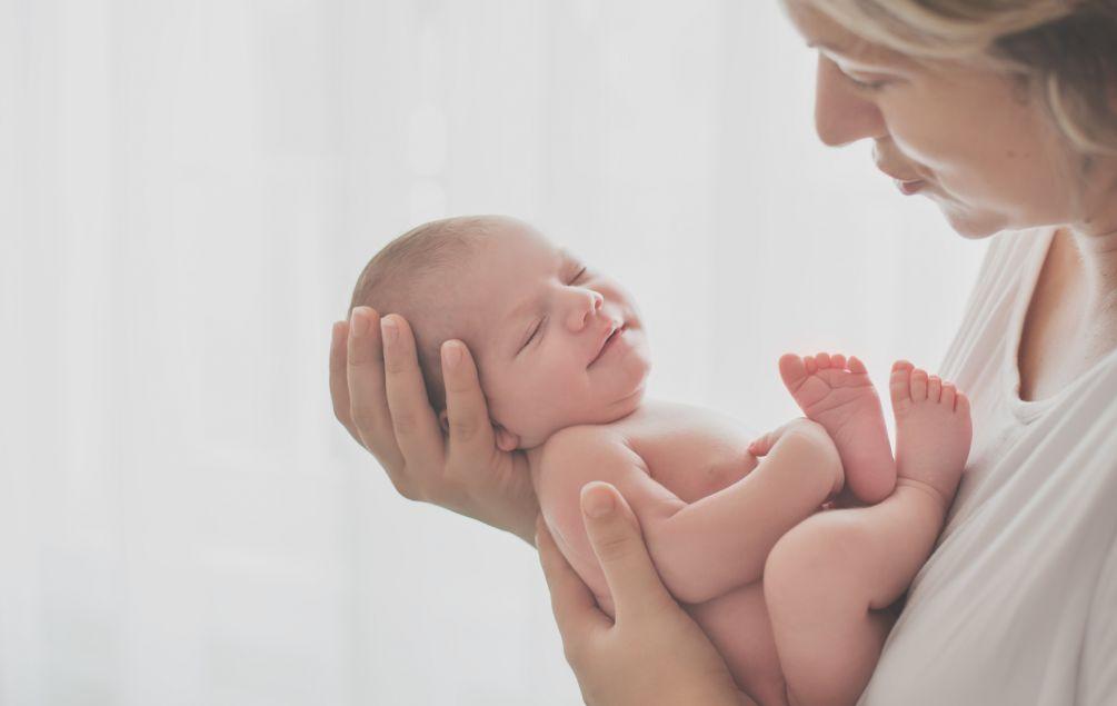 Po rođenju nastaju promjene na koži bebe - Avaz