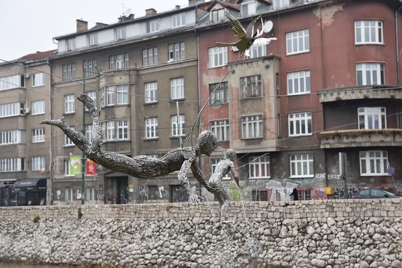 Ekvilibristi, baš kao i u proljeće 1993., ponovo nad Miljackom