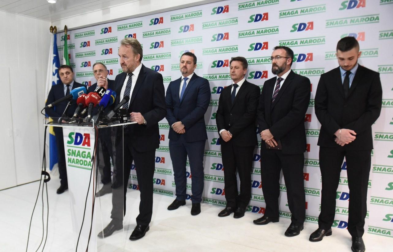 Završen sastanak delegacija SDA i A-SDA: Razgovori o formiranju vlasti na državnom i federalnom nivou kreću se dobro