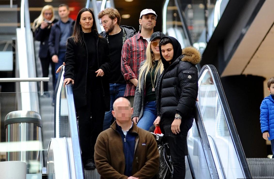 U pratnji američkog osiguranja: Trampova kćerka s prijateljima u šopingu u Beogradu