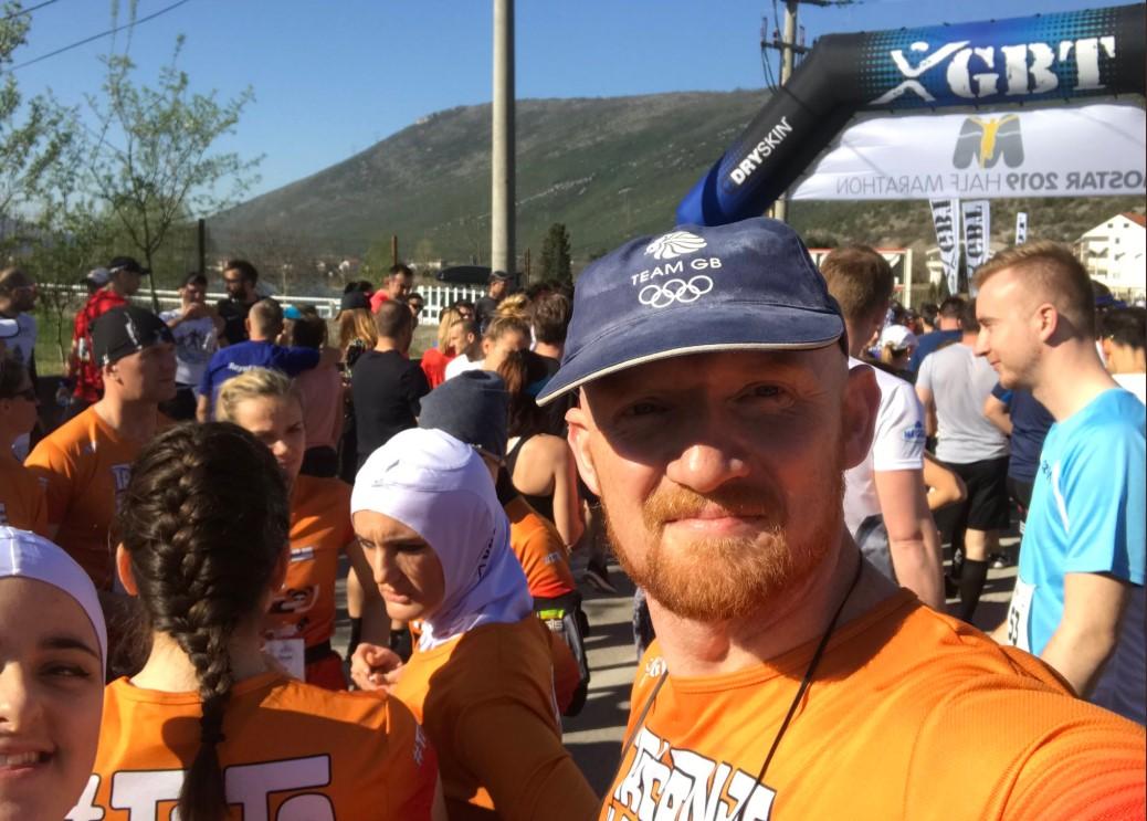 Britanski ambasador Metju Fild istrčao polumaraton u Mostaru: Preživio sam