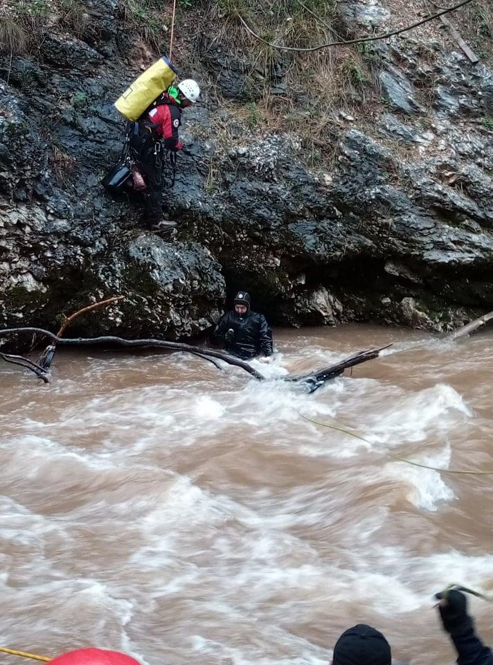 Akcija spašavanja u kanjonu Miljacke - Avaz