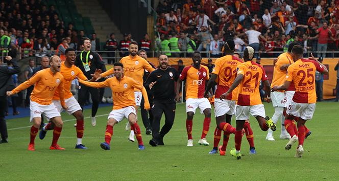 Slavlje igrača Galatasaraja - Avaz