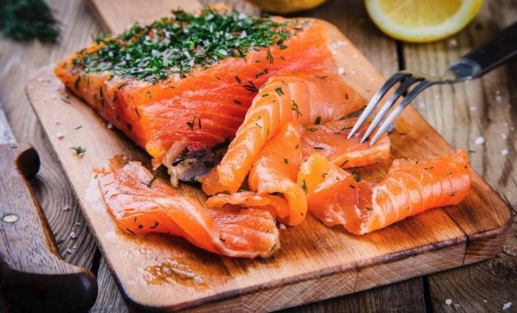 Gravlax – losos mariniran s koprom