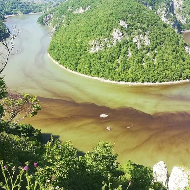 Na Vrbasu ogromna mrlja koja se proteže nekoliko stotina metara - Avaz