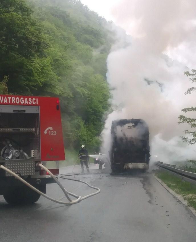 Kobna Bradina: Izgorio još jedan autobus