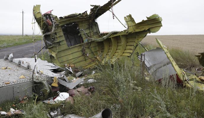 Četiri osobe optužene su za ubistvo 298 putnika i članova posade u istočnoj Ukrajini
