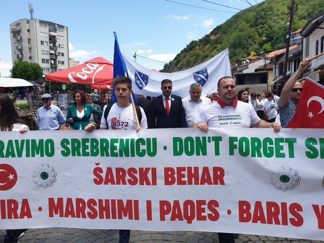 Obilježen dan genocida nad Bošnjacima u Srebrenici - Avaz