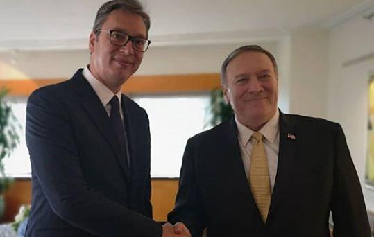 Aleksandar Vučić i Mike Pompeo - Avaz