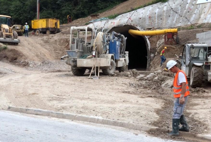 Radovi u tunelu Vranduk - Avaz