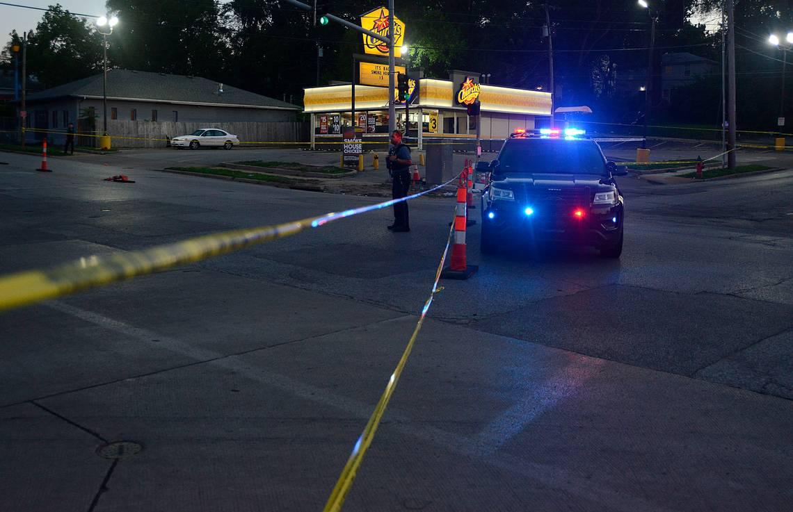 Pokolj u SAD: Dvojica muškaraca ušla u kafić, izvadila oružje i ubila četiri osobe, a devet ih ranila