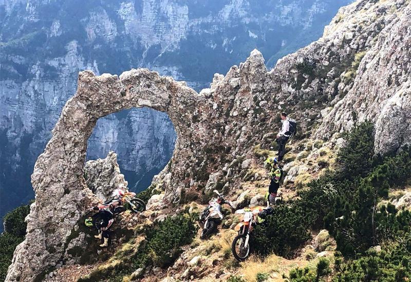 Hajdučka vrata neoštećena - Avaz