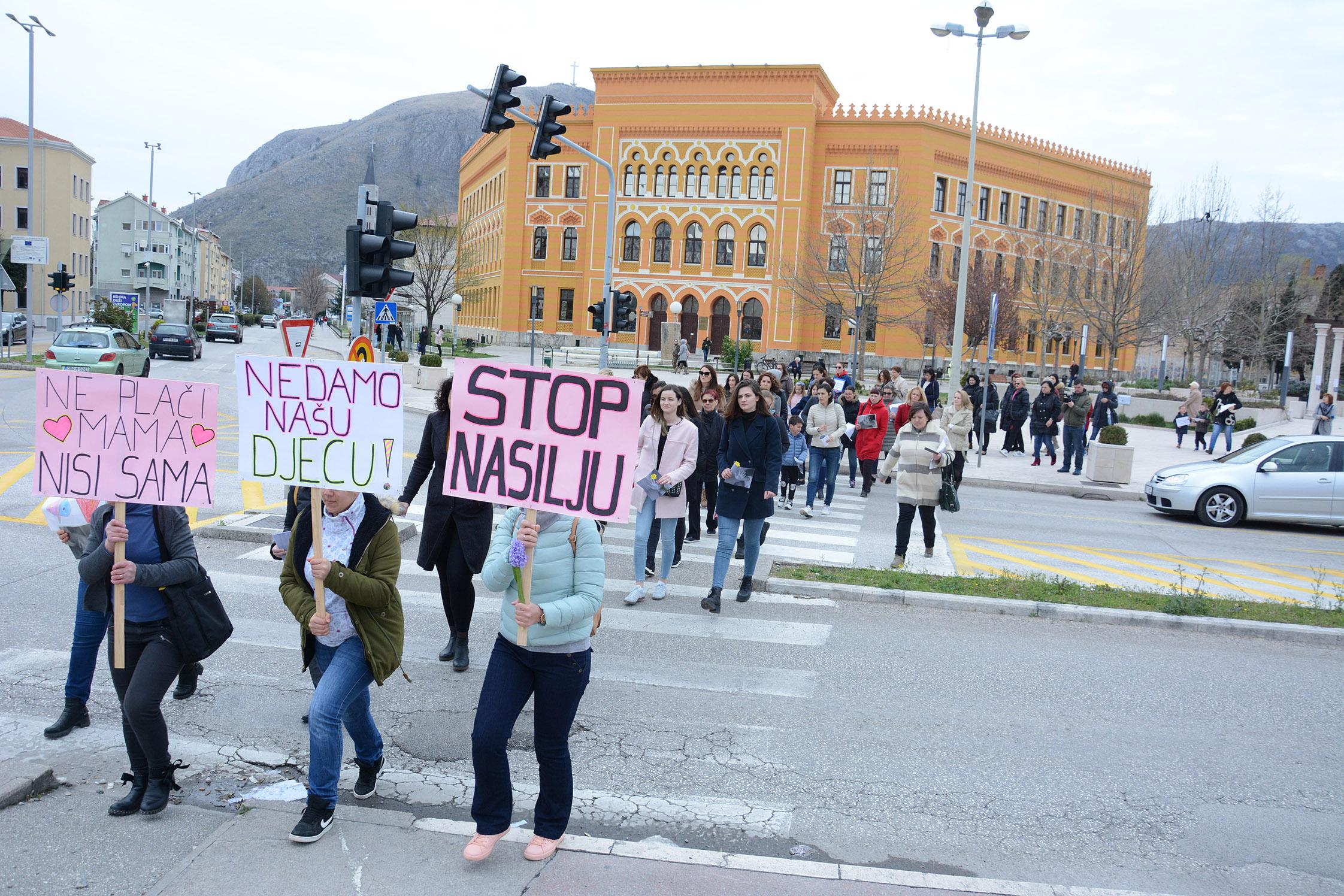 Protestna šetnja u Mostaru - Avaz