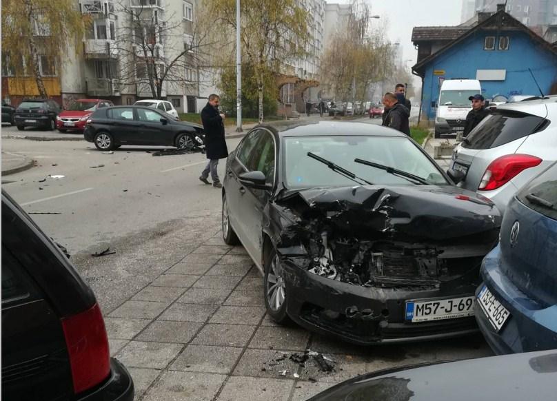 Saobraćajna nesreća u Paromlinskoj ulici - Avaz