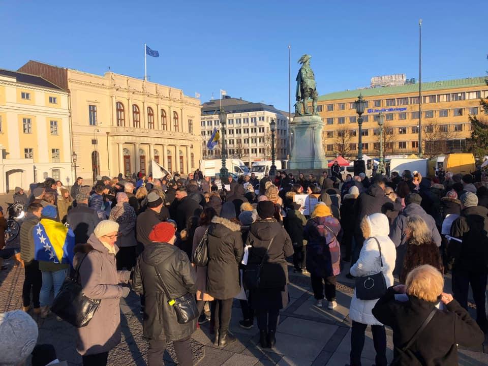 Protesti u Geteborgu uz ''Srebrenički inferno'': Odbrana istine, časti i dostojanstva nas i Nobela