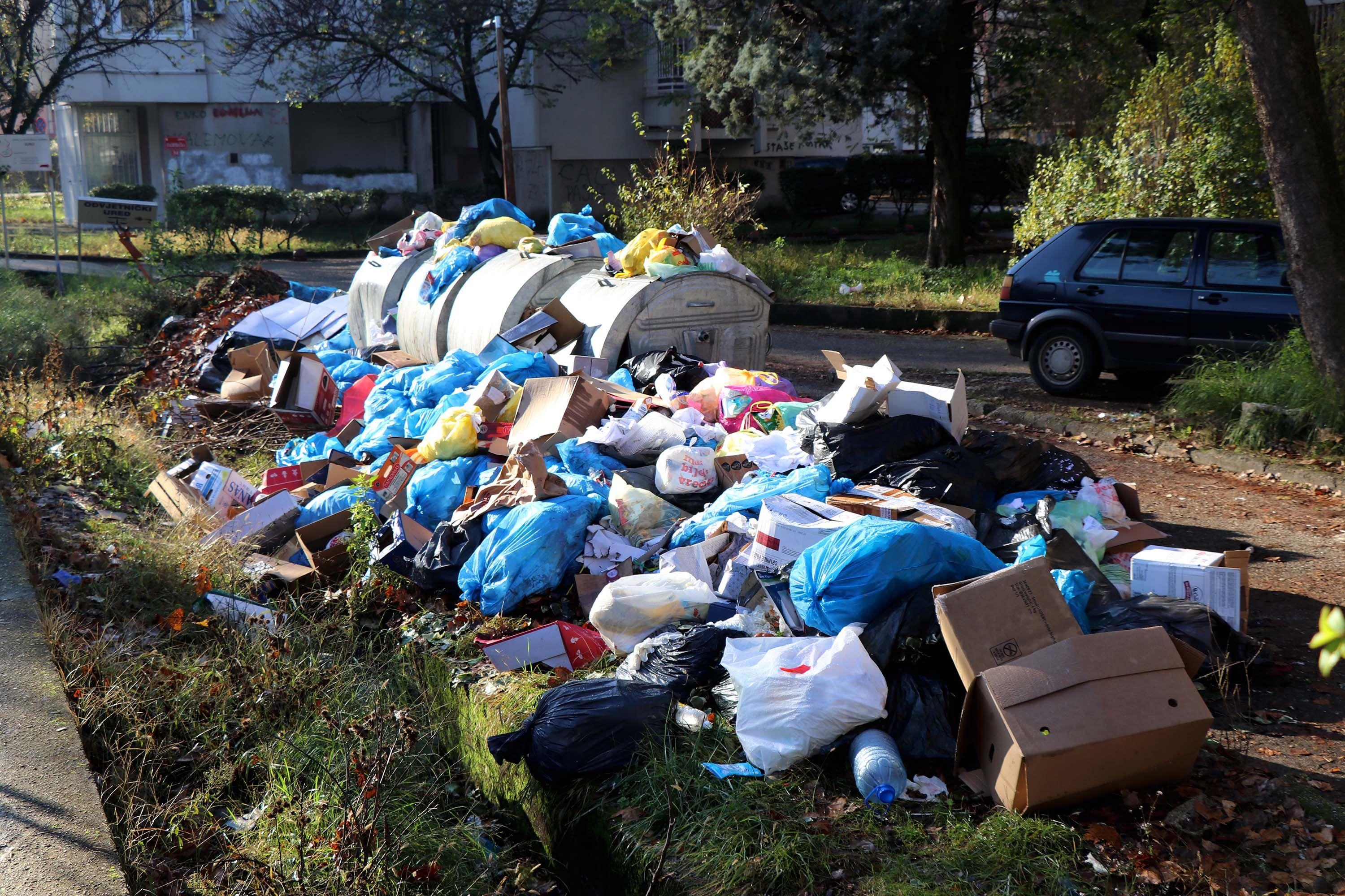 U Mostaru odlagalište i dalje blokirano, sve više smeća na ulicama