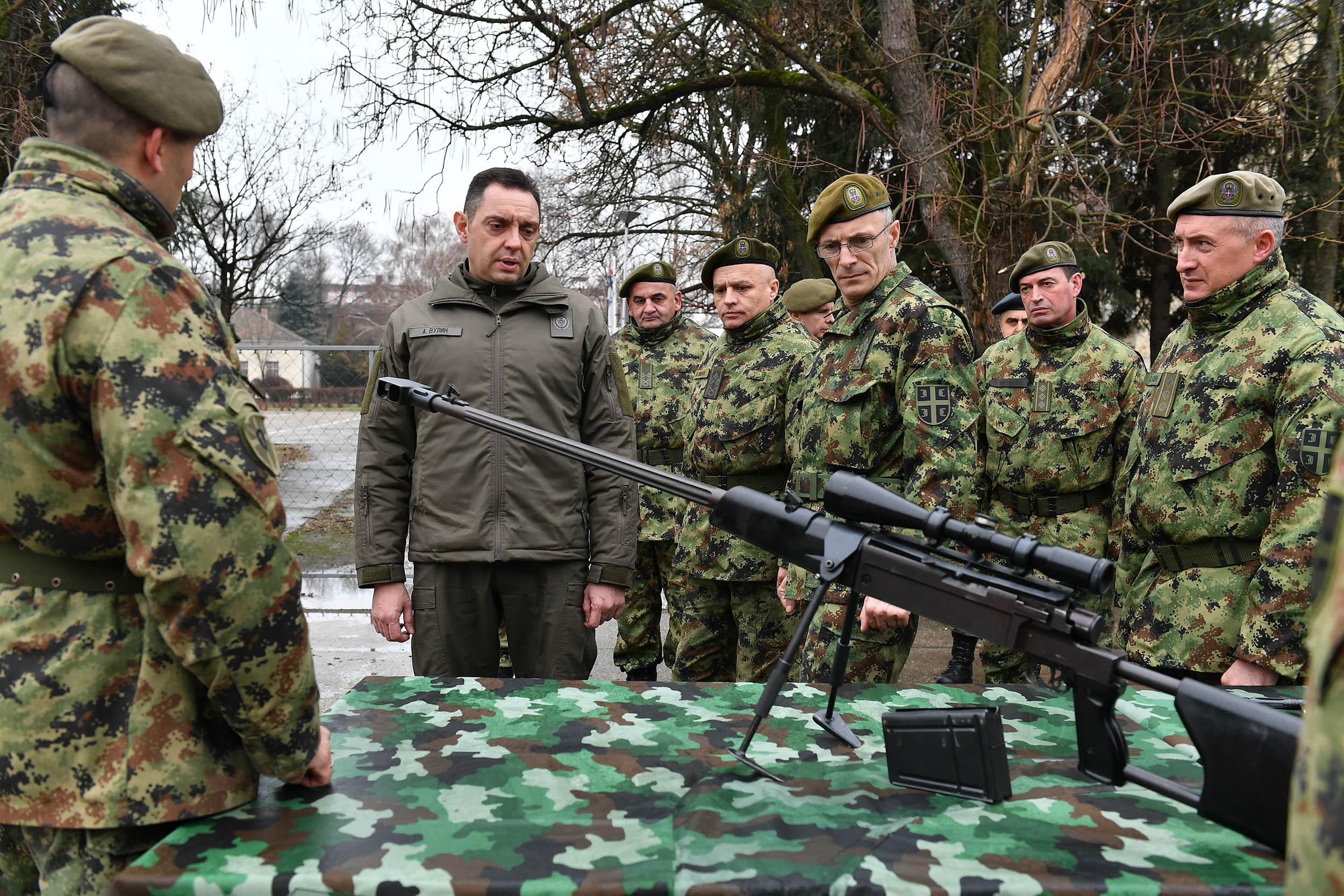 Vojni sindikat traži pomoć od Vučića: Vulinovo diletantsko, nasilničko i kriminalno ponašanje nanosi štetu