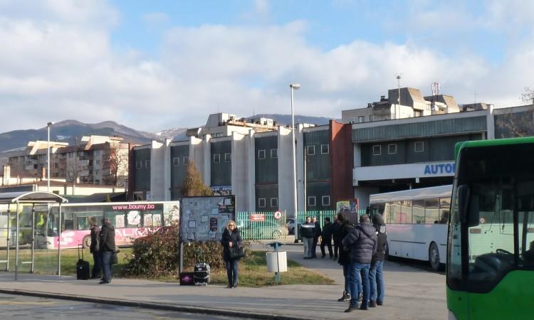 Deblokirani dolazni peroni na stanici - Avaz