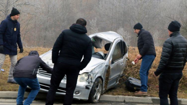 Mercedes u kojem su stradali mladići - Avaz