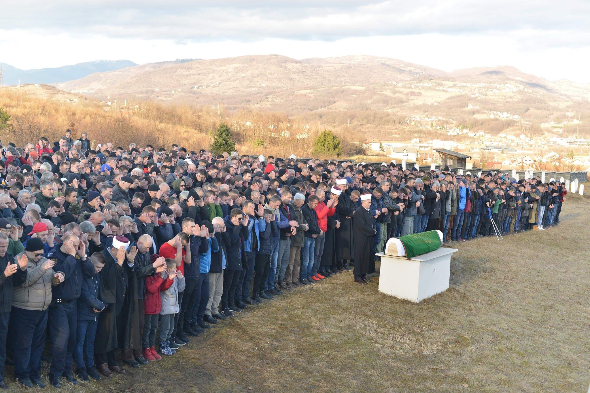 Stotine ljudi na dženazi Sifetu Haskiću - Avaz