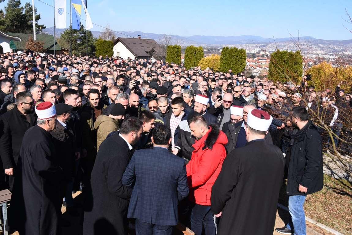 Stotine građana oprostile se od Škrijelja - Avaz